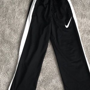 Nike boy’s sweatpants